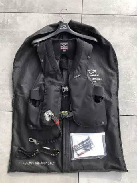 Gilet hair bag hit air 